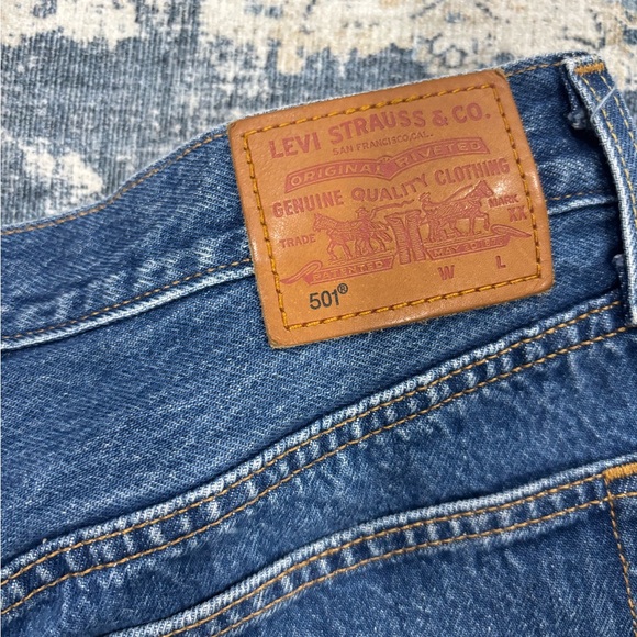 Levi's 501 Button Fly Cut Off Big E Medium Wash Denim Shorts Classic Size:w27 - Picture 3 of 9